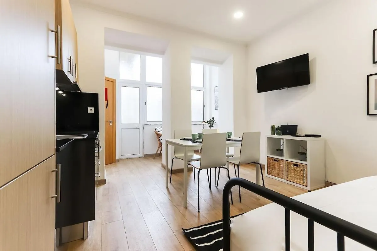 Lisbon Typical 2 Charming Flat By Homeful Homes 0*,